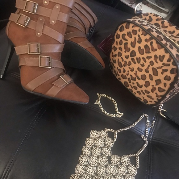 Booties - Picture 4 of 4